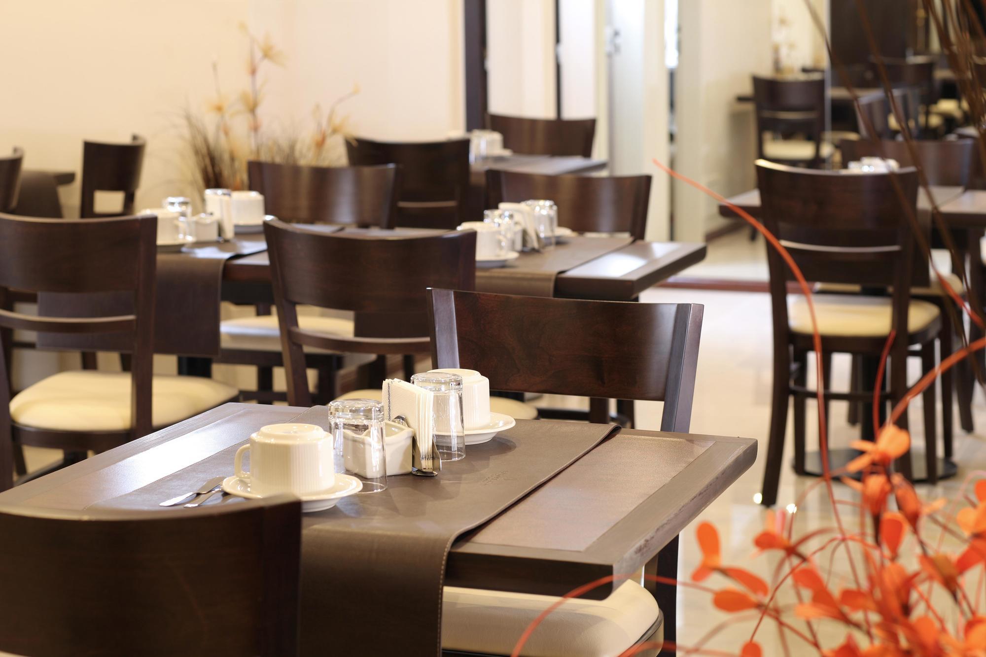 Europlaza Hotel&suites Hotel 3*